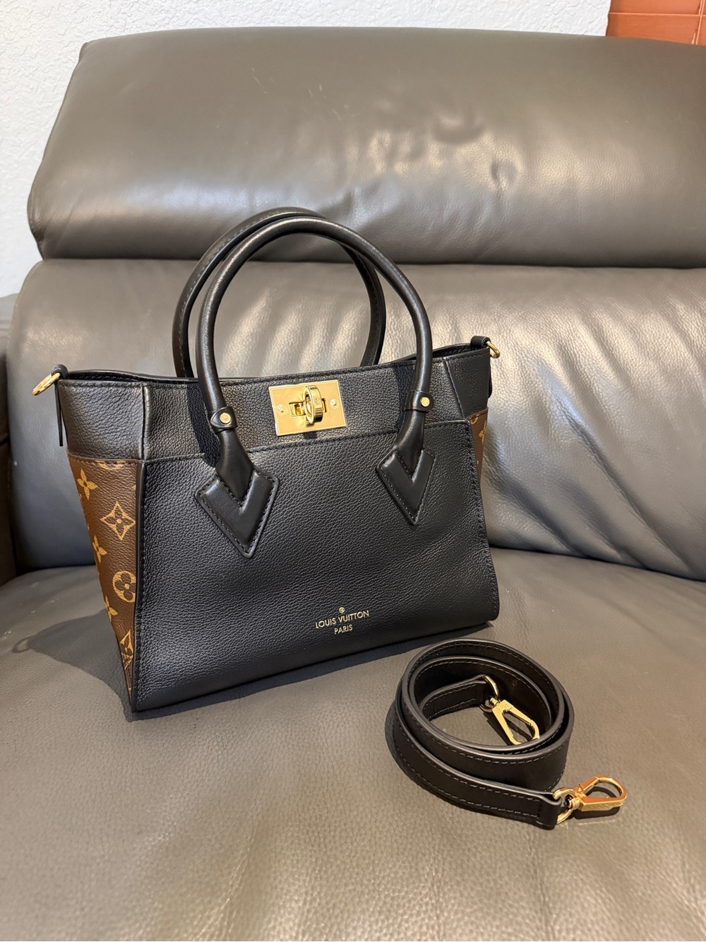 LOUIS VUITTON On My Side PM - Picture 2 of 14